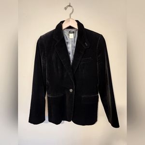 CHIC, BLACK VELVET BLAZER from J. CREW with lovely tailoring/details; size 6;EUC